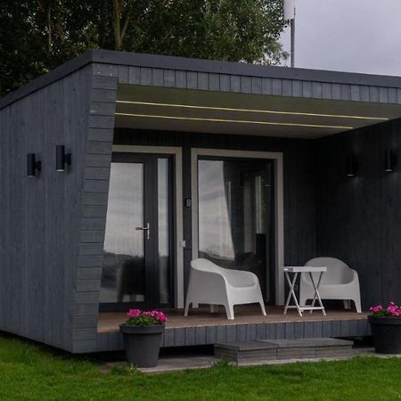 Вилла Tiny House Aan Het Water Op De Appelhof Wommels Экстерьер фото