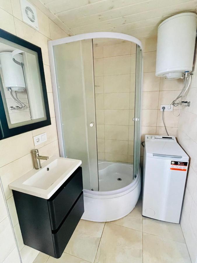 Вилла Tiny House Aan Het Water Op De Appelhof Wommels Экстерьер фото
