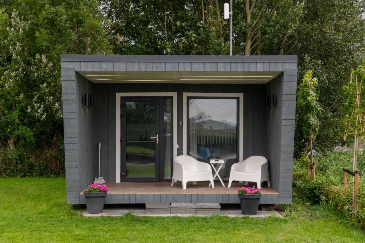 Вилла Tiny House Aan Het Water Op De Appelhof Wommels Экстерьер фото