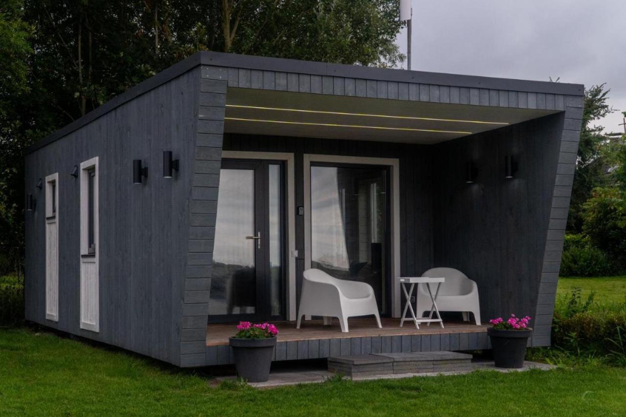 Вилла Tiny House Aan Het Water Op De Appelhof Wommels Экстерьер фото
